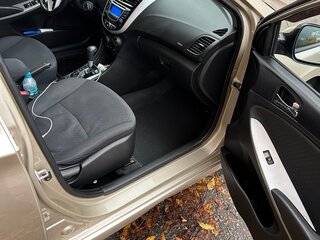 2013 Hyundai Solaris I, бежевый, 850000 рублей, вид 2