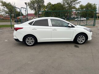 2020 Hyundai Solaris II, белый, 1450000 рублей, вид 2