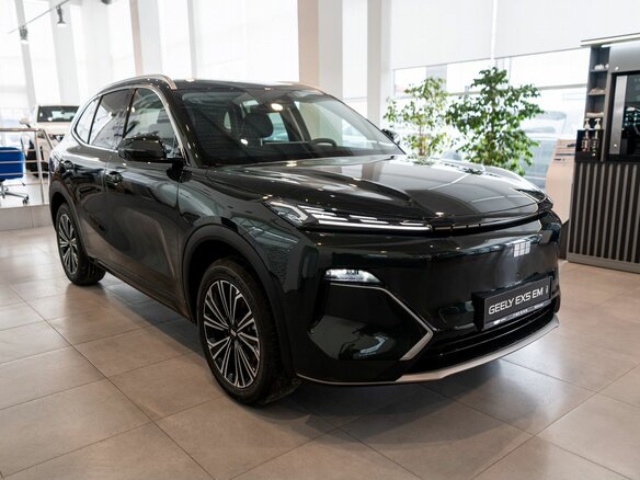 2026 Geely EX5 Гибрид EM-R, зелёный, 3829990 рублей - вид 4