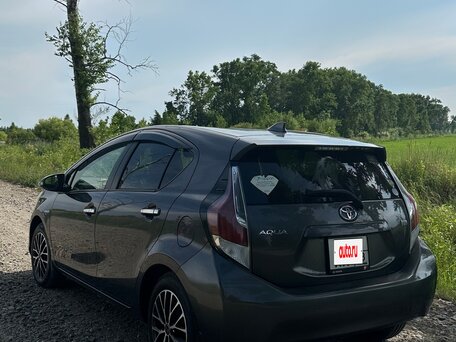2016 Toyota Aqua I Рестайлинг, серый, 980000 рублей, вид 4