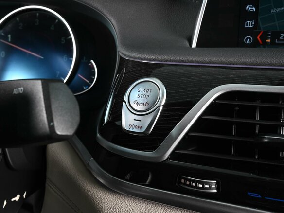 2017 BMW 7 серии 730i VI (G11/G12), белый, 3299000 рублей - вид 18