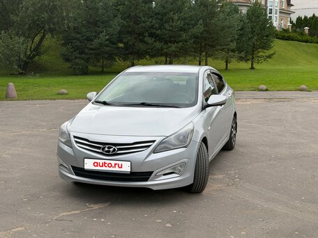 2016 Hyundai Solaris I Рестайлинг, серебристый, вид 2