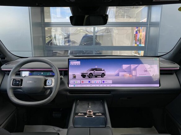 2025 Lynk & Co 900, синий, 8190000 рублей - вид 25