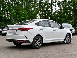 2020 Hyundai Solaris II Рестайлинг, белый, 1352000 рублей, вид 2