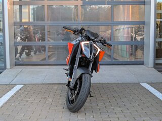 2022 KTM 1290 Super Duke R Evo, оранжевый, 1750000 рублей, вид 2
