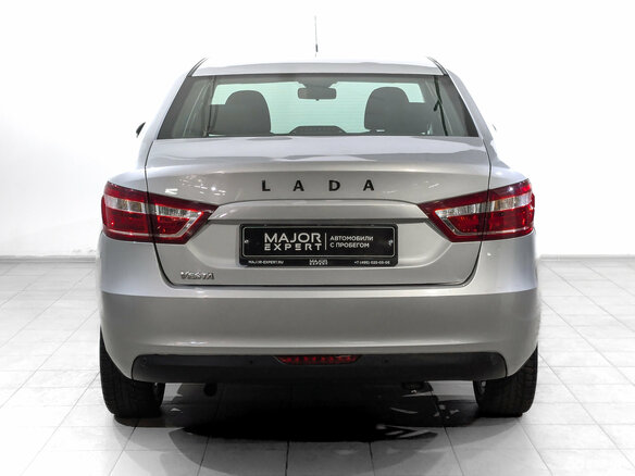 2019 Lada (ВАЗ) Vesta I, серебристый, 900000 рублей - вид 5