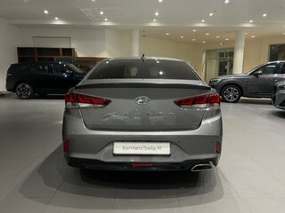 2018 Hyundai Sonata VII (LF) Рестайлинг, серый, 1800000 рублей, вид 5