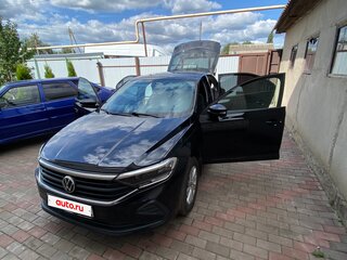 2020 Volkswagen Polo VI, чёрный, 1490000 рублей, вид 3