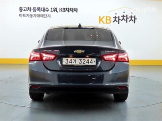 2021 Chevrolet Malibu IX Рестайлинг, серый, 1430000 рублей, вид 3