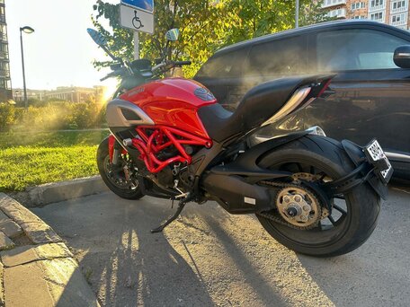 2011 Ducati Diavel, красный, 650000 рублей, вид 3