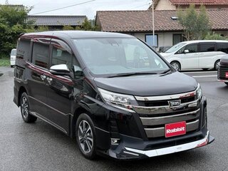 2021 Toyota Noah III (R80) Рестайлинг, чёрный, 2145000 рублей, вид 1