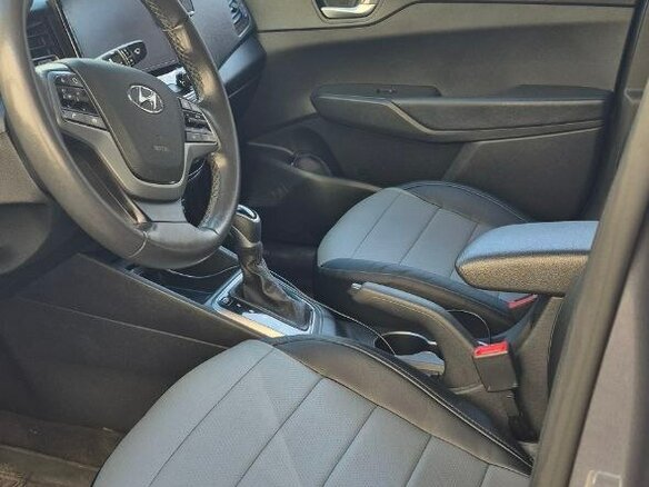 2021 Hyundai Solaris II Рестайлинг, коричневый, 1650000 рублей - вид 6