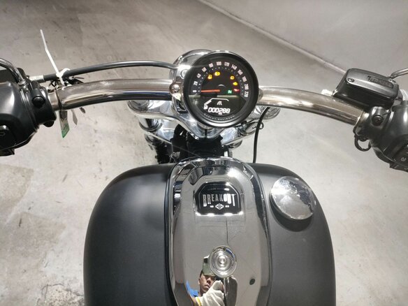 2025 Harley-Davidson Breakout, чёрный, 2700000 рублей - вид 4