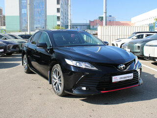 2021 Toyota Camry VIII (XV70) Рестайлинг, чёрный, 3366000 рублей, вид 3