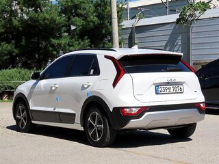 2023 Kia Niro II, белый, 1810000 рублей, вид 3
