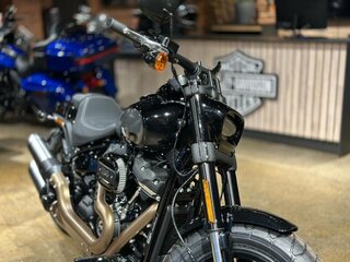 2023 Harley-Davidson Fat Bob, чёрный, 3350000 рублей, вид 4