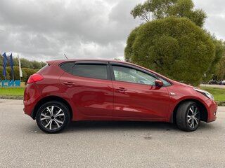 2013 Kia Ceed II, красный, 950000 рублей, вид 3
