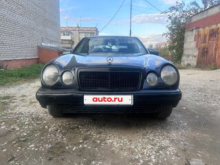 1995 Mercedes-Benz E-Класс 230 II (W210, S210), синий, 185000 рублей, вид 2