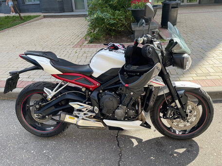 2018 Triumph Street Triple, белый, 790000 рублей, вид 3