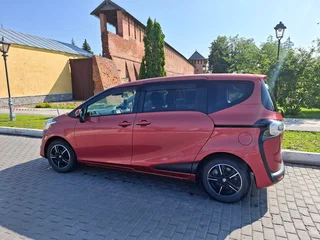 2018 Toyota Sienta II Рестайлинг, красный, 1465000 рублей, вид 5