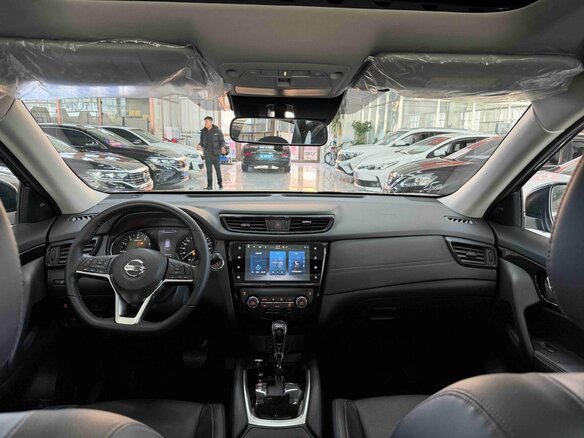2025 Nissan X-Trail III Рестайлинг 2, чёрный, 2000000 рублей - вид 10