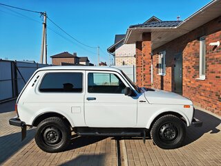 2017 Lada (ВАЗ) 2121 (4x4) I Рестайлинг, белый, 679000 рублей, вид 2