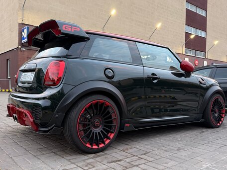 2019 Mini Hatch JCW III (F55/F56) Рестайлинг, чёрный, 2990000 рублей, вид 3
