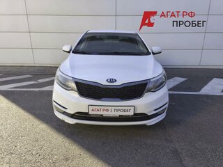 2015 Kia Rio 6-speed III, белый, 720000 рублей, вид 2
