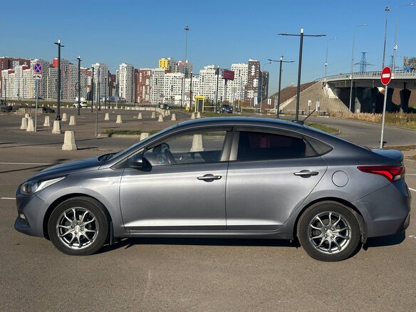 2018 Hyundai Solaris II, серый, 1270000 рублей - вид 5