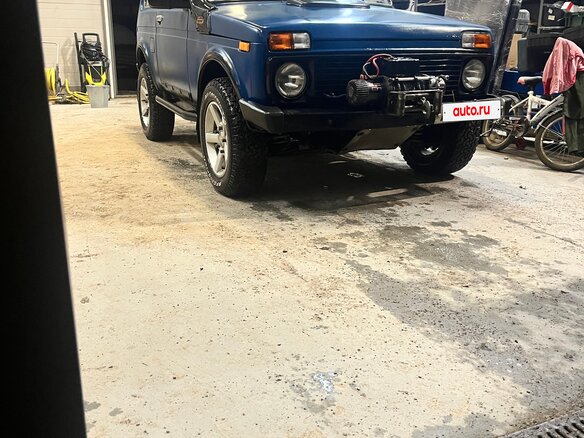 2005 Lada (ВАЗ) 2121 (4x4) I Рестайлинг, синий, 460000 рублей - вид 1