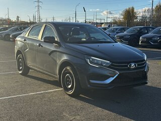 2026 Lada (ВАЗ) Vesta I Рестайлинг (NG), серый, 1755000 рублей, вид 2