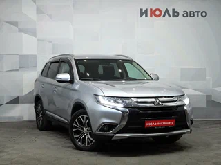 2018 Mitsubishi Outlander III Рестайлинг 2, серебристый, 2200000 рублей, вид 3