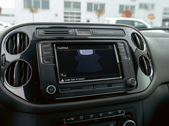 2014 Volkswagen Tiguan I Рестайлинг, чёрный, 1095000 рублей - вид 13
