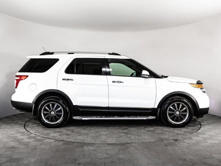 2014 Ford Explorer V, белый, 1899000 рублей, вид 4