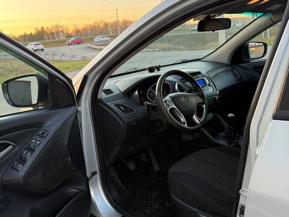 2011 Hyundai ix35 I, серебристый, 895000 рублей - вид 17
