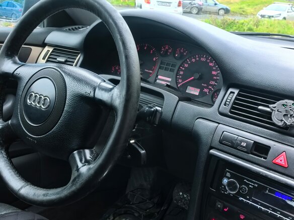 1998 Audi A6 II (C5), белый, 300000 рублей - вид 5