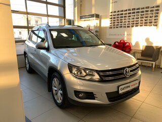 2016 Volkswagen Tiguan I Рестайлинг, серебристый, 1490000 рублей, вид 3