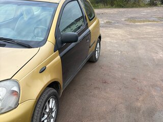 1999 Toyota Yaris I, жёлтый, 230000 рублей, вид 4