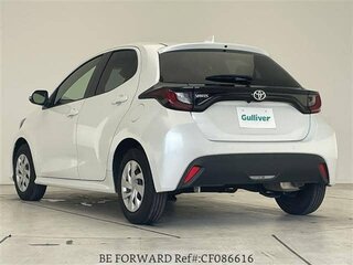 2023 Toyota Yaris IV, белый, 770002 рублей, вид 5