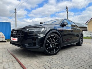 2021 Audi Q8 50 TDI I (4M), чёрный, 7098000 рублей, вид 1