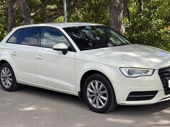 2013 Audi A3 III (8V), белый, 1150000 рублей