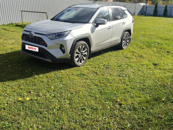 2022 Toyota RAV4 V (XA50), серебристый