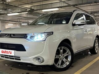 2014 Mitsubishi Outlander III, белый, 1430000 рублей, вид 3