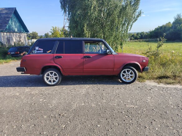 2004 Lada (ВАЗ) 2104 4-speed, красный, 150000 рублей - вид 2