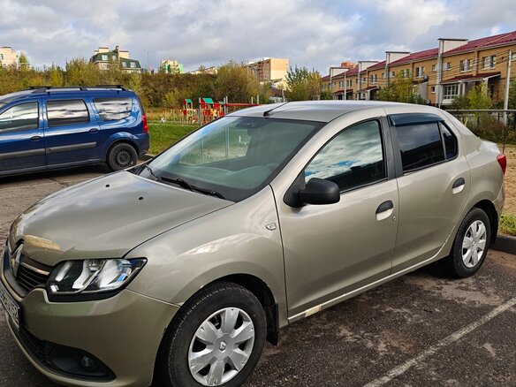 2015 Renault Logan II, бежевый - вид 1