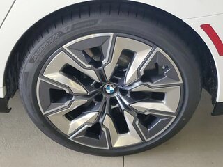 2025 BMW 7 серии 760i xDrive VII (G70), белый, 17814372 рублей, вид 5