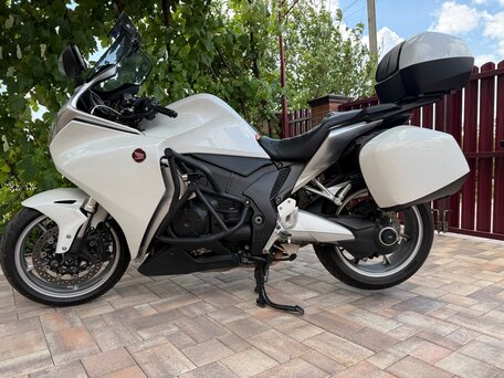 2011 Honda VFR 1200, белый, 749999 рублей, вид 3
