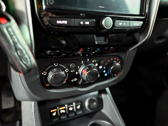 2024 Lada (ВАЗ) Largus Cross I Рестайлинг, белый, 1320000 рублей - вид 15