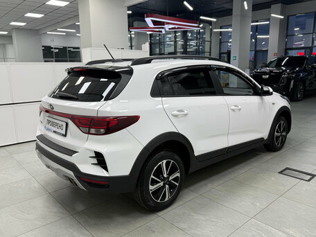 2021 Kia Rio X IV Рестайлинг, белый, 1750000 рублей, вид 5
