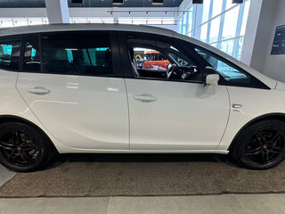 2013 Opel Zafira C, белый, 1240000 рублей, вид 3